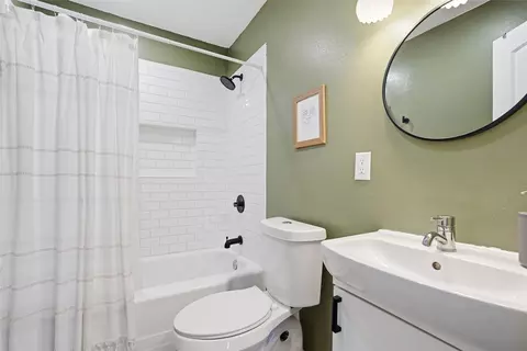 Bath - 3700 N 23rd St, Waco, TX 76708 photo 1 of 1