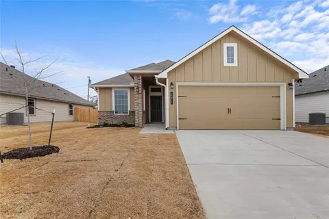 121 Adaline Bnd, Mcgregor, TX 76657