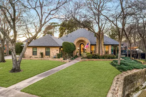 1747 Crescent Ln, Duncanville, TX 75137