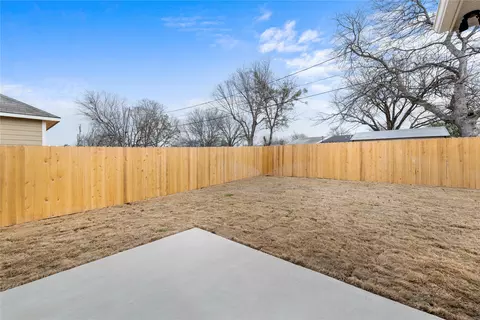 Exterior - 115 Adaline Bnd, Mcgregor, TX 76657 photo 4 of 5