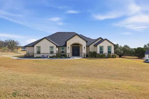 3036 Deer Ct, Weatherford, TX 76085