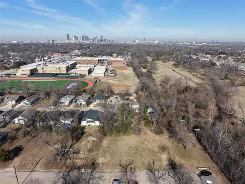 2861 Farragut St, Dallas, TX 75215