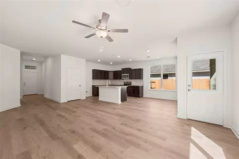 Living - 113 Adaline Bnd, Mcgregor, TX 76657 photo 3 of 4