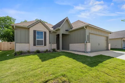 Exterior - 113 Adaline Bnd, Mcgregor, TX 76657 photo 3 of 5