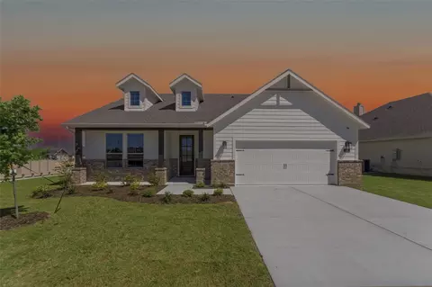 1221 Sabine River Ln, Springtown, TX 76082