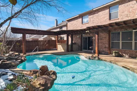 616 Bushdale Dr, Arlington, TX 76002