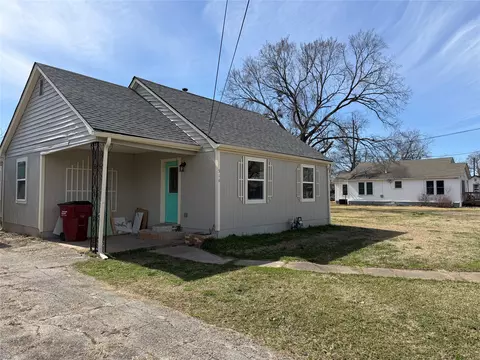 513 Allen Ave, Bonham, TX 75418