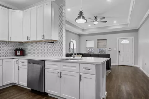 Entry Way - 502 David Davis Dr, Mcgregor, TX 76657 photo 3 of 3