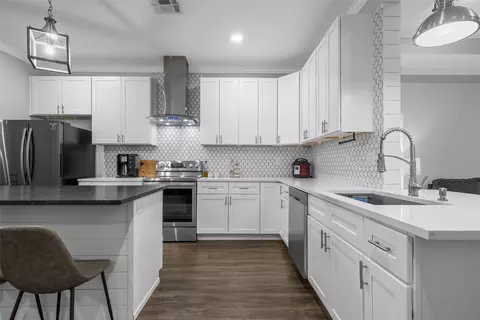 Kitchen - 502 David Davis Dr, Mcgregor, TX 76657 photo 3 of 3