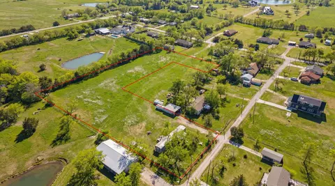 610 N 9th St, Gunter, TX 75058