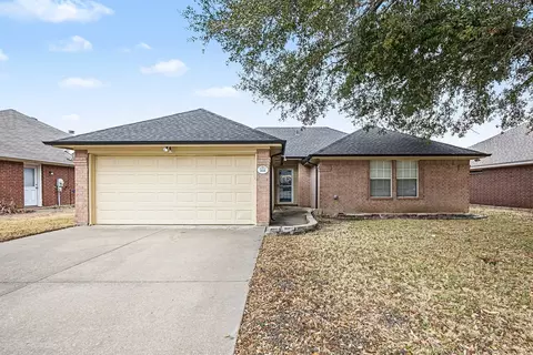 331 Meador Ln, Burleson, TX 76028