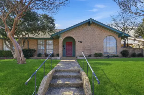 7432 Woodthrush Dr, Dallas, TX 75230