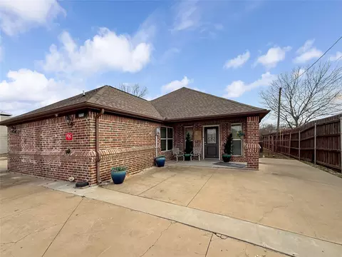 2508 W Crawford St, Denison, TX 75020