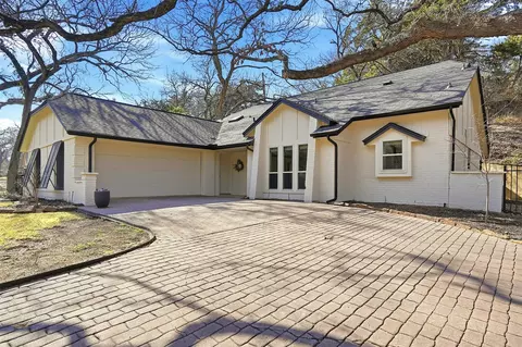 907 Sleepy Hollow Dr, Cedar Hill, TX 75104
