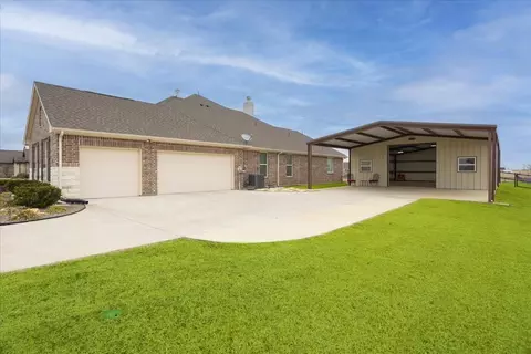 161 Chester Rd, Springtown, TX 76082 photo 3