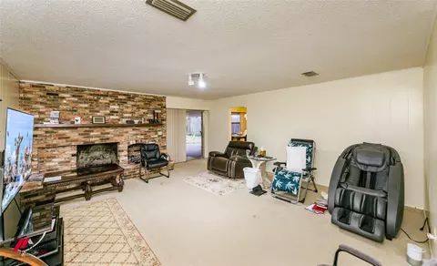Living - 1404 N Acres Cir, Springhill, LA 71075 photo 3 of 3