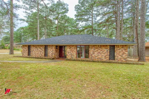 Exterior - 1404 N Acres Cir, Springhill, LA 71075 photo 3 of 6