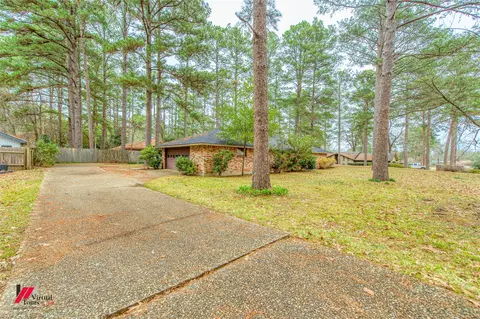 Exterior - 1404 N Acres Cir, Springhill, LA 71075 photo 5 of 6