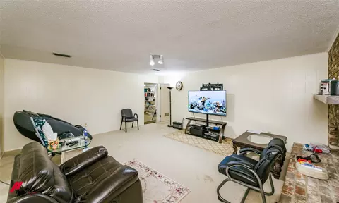 Living - 1404 N Acres Cir, Springhill, LA 71075 photo 1 of 3