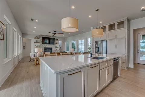 Kitchen - 13610 Park Harbor Dr, Eustace, TX 75124 photo 3 of 3