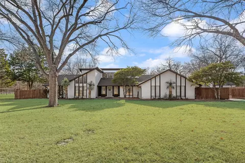 126 Forest Brook St, Oak Leaf, TX 75154