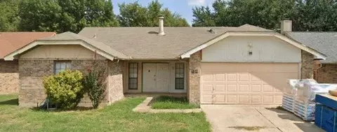 6812 Sunnybank Dr, Fort Worth, TX 76137