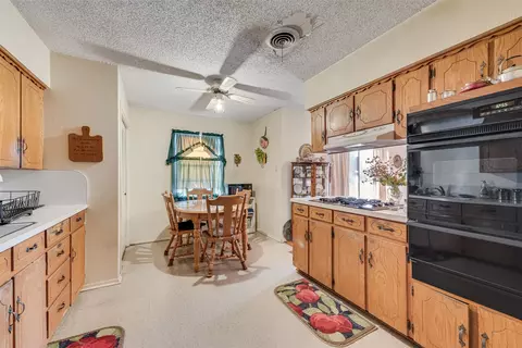 110 Hackberry St, Lancaster, TX 75146 photo 14