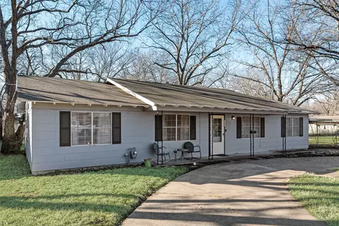 110 Hackberry St, Lancaster, TX 75146 photo 2