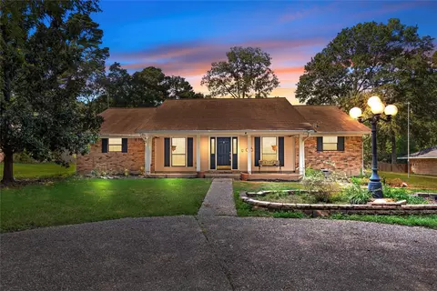 9803 Chase Island Dr, Shreveport, LA 71118