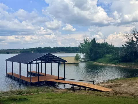 104 Park Ln, Gainesville, TX 76240