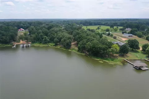 101 Sterling Shores Dr, Scroggins, TX 75480