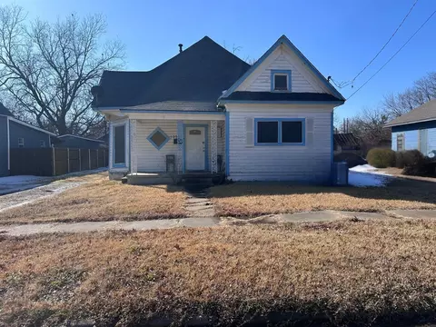 1032 S Montgomery St, Sherman, TX 75090
