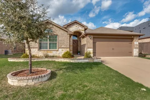 553 Vickie St, Crowley, TX 76036