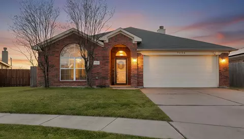 7426 Lake Front Trl, Arlington, TX 76002