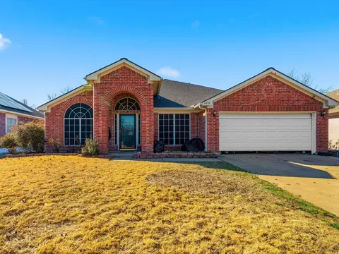 6410 St Alban Ct, Arlington, TX 76001
