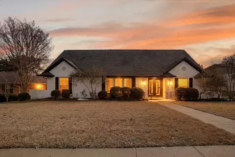 10132 Medlock Dr, Dallas, TX 75218