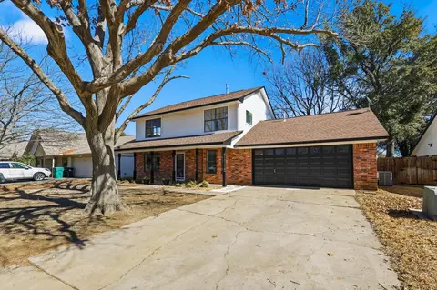 2214 Parkside Dr, Denton, TX 76201