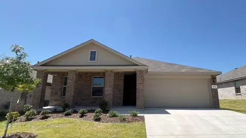 829 Round Robin Ln, Fort Worth, TX 76131