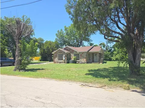 210 W Avenue A, Garland, TX 75040