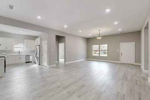 706 Poinsettia Dr, Lancaster, TX 75146