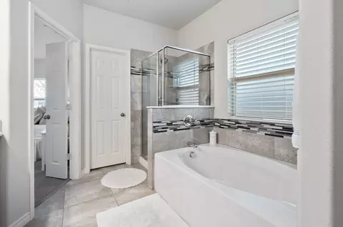 Bath - 9112 Conroe Dr, Argyle, TX 76226 photo 3 of 5