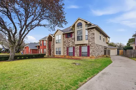 Exterior - 4147 Cedar Dr, Grapevine, TX 76051 photo 2 of 4