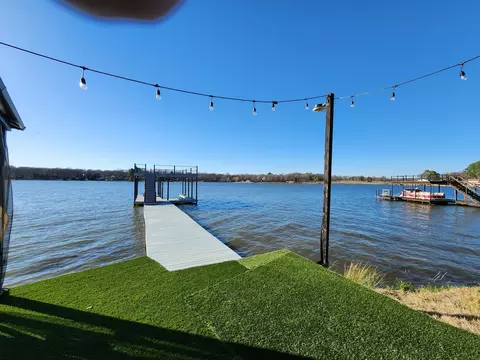 170 Lynn Creek Cir, Mabank, TX 75156