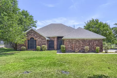 16018 University Dr, Forney, TX 75126
