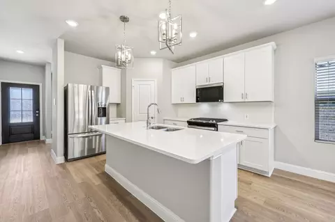 811 London Town Ln, Mckinney, TX 75071