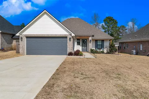 5790 Northwood Oaks Dr, Shreveport, LA 71107