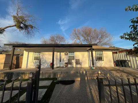2804 19th St, Fort Worth, TX 76106