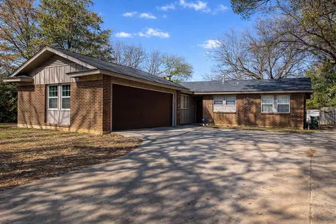 2601 Norwood Ln, Arlington, TX 76013
