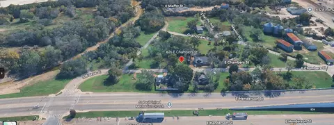 626 E Chambers St, Cleburne, TX 76031 photo 2