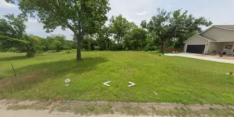 626 E Chambers St, Cleburne, TX 76031